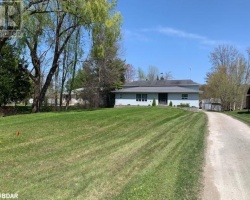 Cottage for Sale on Lake Simcoe
