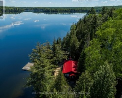 Cottage for Sale on Horseshoe Lake