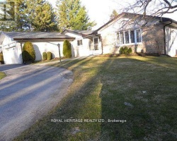 Cottage for Sale on Sturgeon Lake