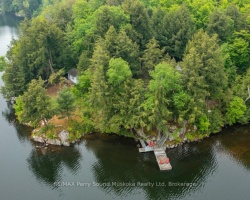 Cottage for Sale on Rankin Lake