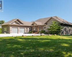 Cottage for Sale on Lake Simcoe