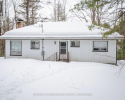 Cottage for Sale on Muskoka River