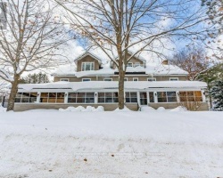 Cottage for Sale on Little Hawk Lake