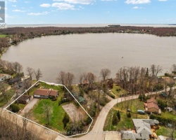 Cottage for Sale on Lake Simcoe