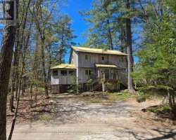 Cottage for Sale on Mountain Lake