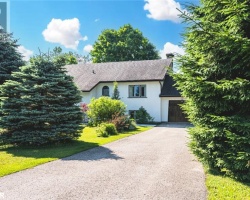 Property for Sale on 23 Valleyview Drive, Moonstone