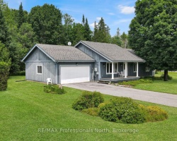 Cottage for Sale on Head Lake