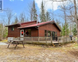 Cottage for Sale on Mountain Lake