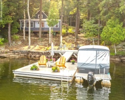 Cottage for Sale on Bob Lake