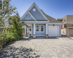 Cottage for Sale on Lake Simcoe