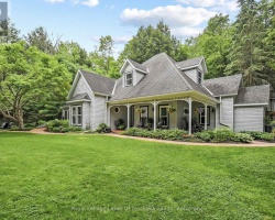 Cottage for Sale on Muskoka River