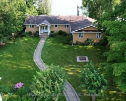 Cottage for Sale on Lake Scugog