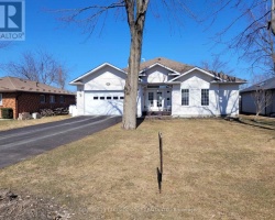 Cottage for Sale on Lake Simcoe