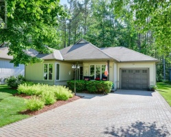 Property for Sale on 21 PINERIDGE GATE E, 