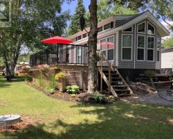 Cottage for Sale on Sturgeon Lake