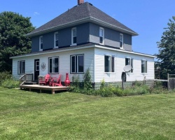 Cottage for Sale on Cameron Lake