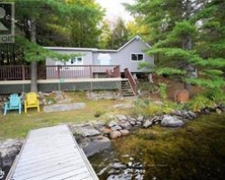 Cottage for Sale on Healey Lake