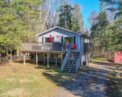 Cottage for Sale on Peninsula Lake