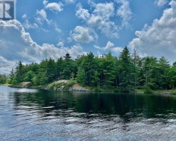 Cottage for Sale on Kahshe Lake