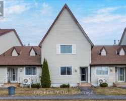 Cottage for Sale on Lake Simcoe