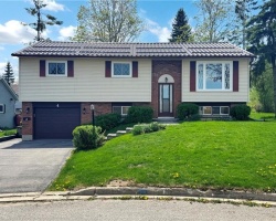 Property for Sale on 4 Gaudaur Court, Orillia