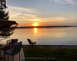 Cottage for Sale on Canal Lake