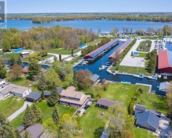 Cottage for Sale on Lake Simcoe