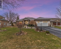 Cottage for Sale on Lake Simcoe