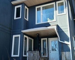 Cottage for Sale on Peninsula Lake