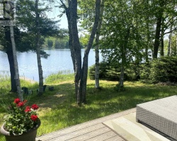 Cottage for Sale on Palette Lake