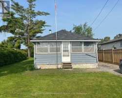 Cottage for Sale on Sturgeon Lake