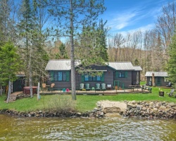 Cottage for Sale on Horseshoe Lake