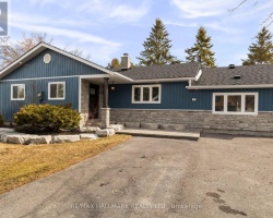 Cottage for Sale on Simcoe Lake