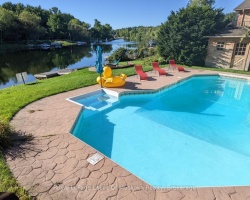 Cottage for Sale on Severn Lake