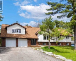 Cottage for Sale on Sparrow Lake