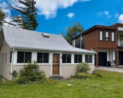 Cottage for Sale on Lake Simcoe