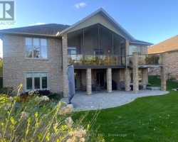 Cottage for Sale on Pigeon Lake