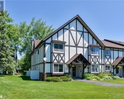 Cottage for Sale on Lake Simcoe
