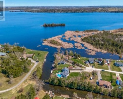 Cottage for Sale on Sturgeon Lake