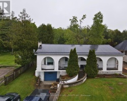Cottage for Sale on Sturgeon Lake