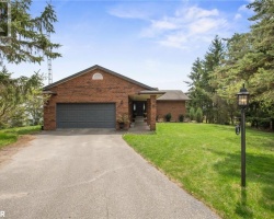 Cottage for Sale on Lake Simcoe