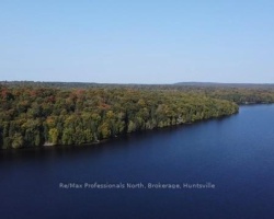 Cottage for Sale on Oxbow Lake