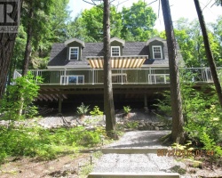 Cottage for Sale on Salerno Lake