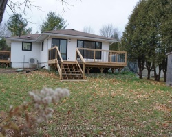 Cottage for Sale on Pigeon Lake