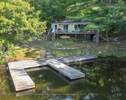Cottage for Sale on Black Lake
