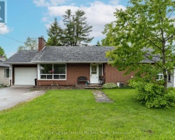 Property for Sale on 555 Sarah Street N, Gravenhurst (Muskoka (S))