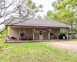 Property for Sale on 2 Oakwood Drive, Kawartha Lakes (Fenelon)