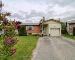Cottage for Sale on Lake Simcoe