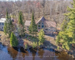 Cottage for Sale on Harris Lake