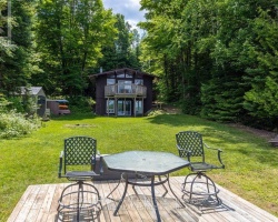 Cottage for Sale on Brady Lake